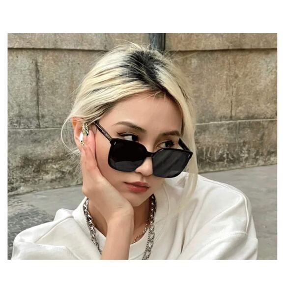 Gentle Monster Frida 01 Flatba Square Oversized Sunglasses in Black Acetate - Picture 1 of 7